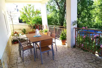 Image de Appartement de deux chambres avec la terrasse Novi Vinodolski (A-19860-b)