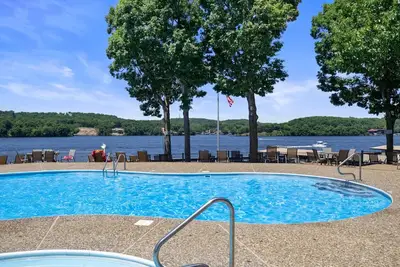 Image de Bay Point Hideaway – Top Floor Waterfront Condo!
