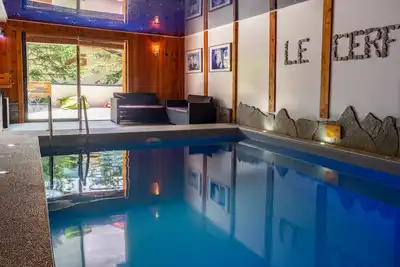Image de chalet de montagne avec piscine et sauna - au cœur des Hautes Alpes