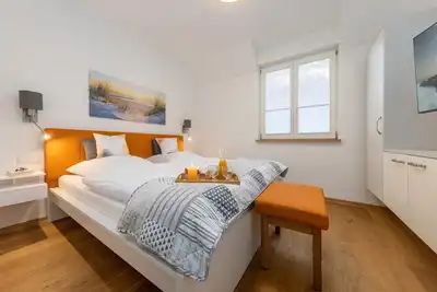 Image de Quiet vacation apartment with fireplace close to the beach.