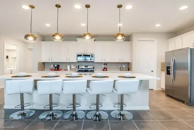 Solara Resort - 9 Bed 6. 5 Baths Villa