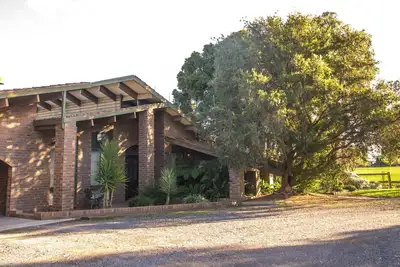 Image de Country lifestyle on acres 4 minute drive from the Main Street