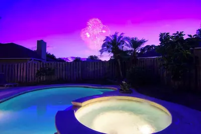 Image de ~Screaming Eagle_Sleeps 11_Heated Pool & Spa~