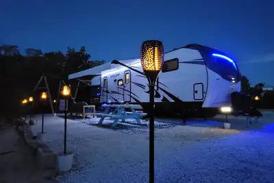 Image de Hidden gem in Key Largo, bunk room, outdoor kitchen, 2 pools, laundry, 2 beaches