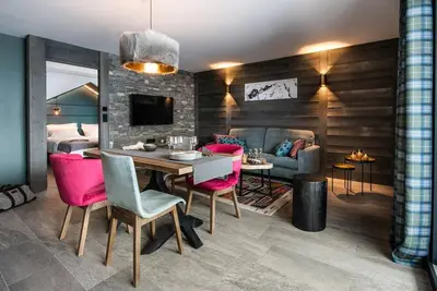 Image de Wifi, remise en forme, piscine, sauna, hammam, balcon, télévision, casier à ski, 80m², Val d'Isère