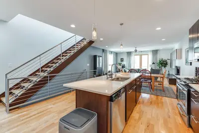 Image de Uptown Townhouse, Rooftop Terrace, 3 Story, 2 Bed