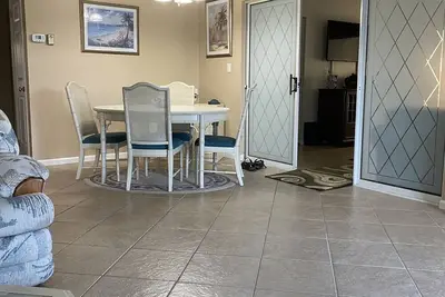 Image de New Smyrna Beach Patio Home in a Culdasac