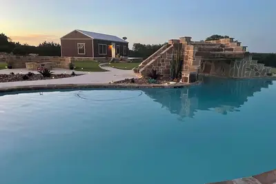 Image de Poolside guesthouse in beautiful Hill Country