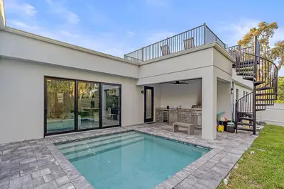 Image de Sea Gem | Waterfront w/ Pool, Dock + Paddle/Kayaks!