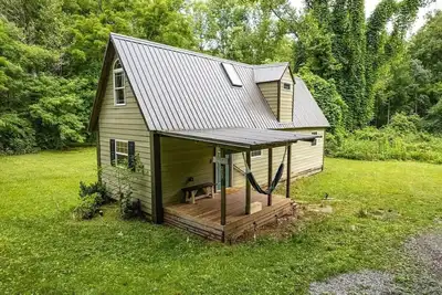 Image de 3 mi to Liberty, Close to Dtown w/Secluded Feel
