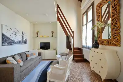 Image de Quiet Open-Space in Historic Palazzo steps from San Marco
