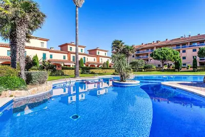 Joli appartement pour 4 personnes avec climatisation, Wifi, piscine, Tv et terrasse