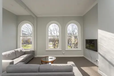 Image de Four bedroom apartment over looking queens gardens