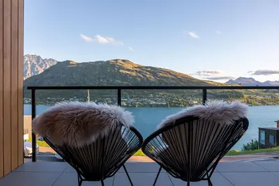 Image de Fantastic 4 bedroom home with lake view | Indoor fireplace | Wifi | Garage