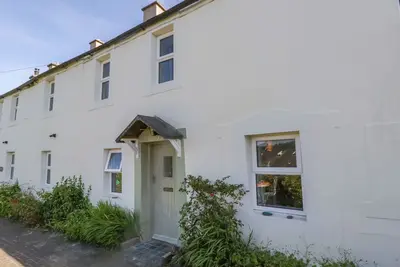 Fellside Cottage, romantic, with open fire in Keswick