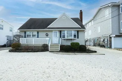 Image de Enjoy the Lagoon Life at this 4 bedroom Lbi cape with bay views 153239
