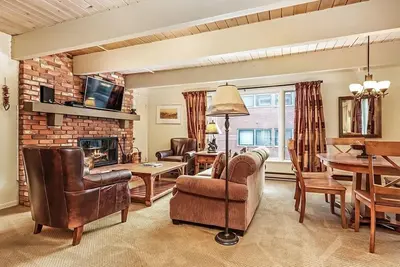 Image de Chateau Chaumont Unit 8 | Condo with Excellent Location, 1 Block to Aspen Mountain