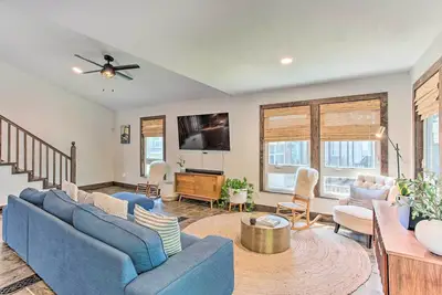 Image de Tool Waterfront Home w\/ Hot Tub & Fire Pit!