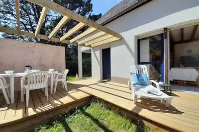 Image de Maison cosy à Carnac - 3 pièces, Wifi, piscine chauffée, proche plage, commerces et parking inclus
