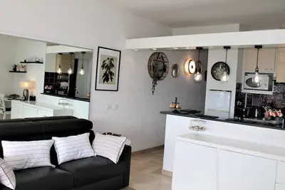Image de Appartement Contemporain, 4 Couchages, Climatisé avec Parking