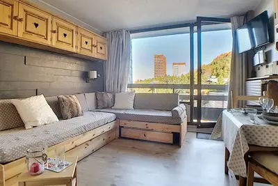 Image de Studio rénové avec balcon nord, accès direct pistes et galerie