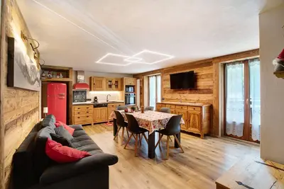 Image de Appartement de vacances 'Jorasses La Maison de Courma' avec vue sur les montagnes & Wi-Fi