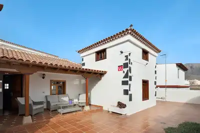 Image de Maison de vacances 'Casa La Relva' avec bain à remous, 2 terrasses et Wi-Fi