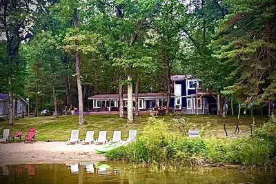 Image de Beautiful 4 bed; 2 bath home on Long Lake!