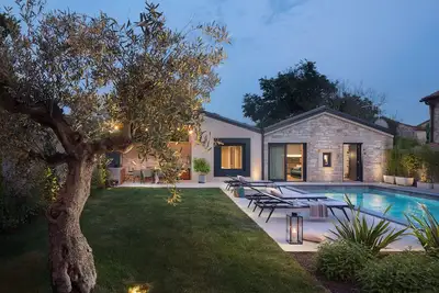Image de Charming and modern villa, 4 persons, pool