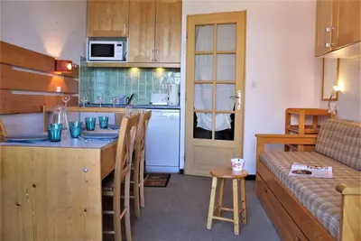 100m du centre station, 2ème étage, balcon, télévision, casier à ski, 23m², Risoul