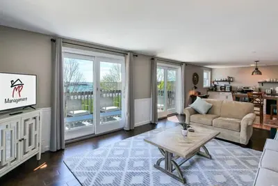 Image de 2br Condo  Downtown Swh + Ocean Views [Driftwood]