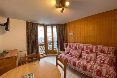 Image de 50m des commerces, 1er étage, balcon, télévision, casier à ski, 29m², Les 2 Alpes