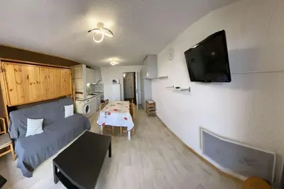 100m du centre station, 4ème étage, balcon, télévision, 30m², Risoul