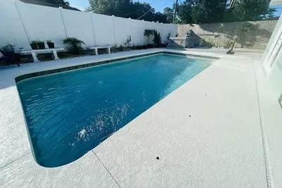 Image de Huge Pool, Close to Beaches, Restaurants, Shopping & More!