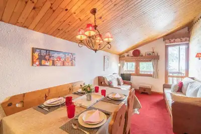 Image de À 280m des pistes de ski, 3ème étage, vue montagne/vallée, balcon, télévision, casier à ski, 35m²
