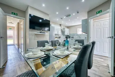 Image de Maison-Moderne-Salle de bain privée séparée-Vue sur Jardin
