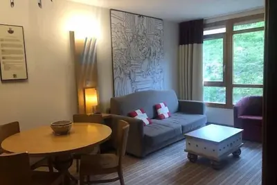 Image de 3ème étage, remise en forme, piscine, sauna, hammam, balcon, télévision, casier à ski, 38m²