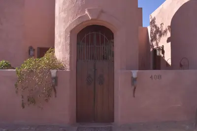 Image de Casita, with views of Volcanoes, and the Sandia Mountains.