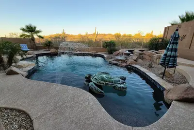 Image de Desert Cactus Views w\/ pool, spa, and pool table! Relax & Entertain