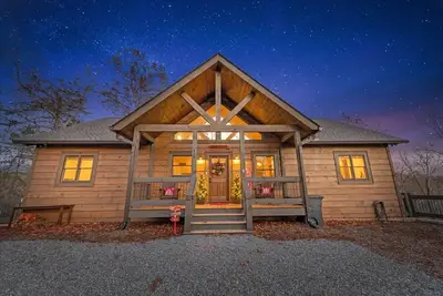 Image de Peaceful Mountain View Cabin Hot Tub Ultimate Game Room