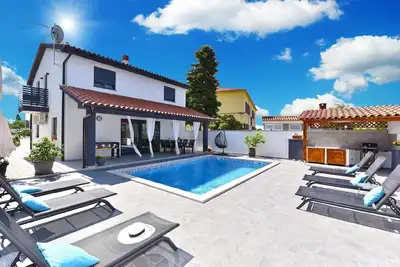 Image de Maison de vacances Galizana pour 1 - 8 personnes avec 3 chambres à coucher - Maison de vacances