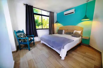 Image de Fully-equipped condo in self-contained resort, restaurant, mini-market, pool