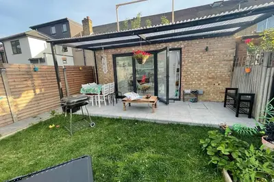 Image de Cheerful 2 bedroom house with garden