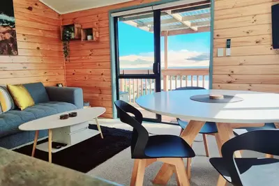 Image de Gorgeous cottage, stunning ocean views, 1 min to the beach! Relax & recharge 😍