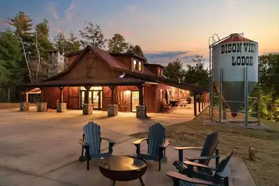 Image de Barndominium near Helen with Tiki Bar & Arcade
