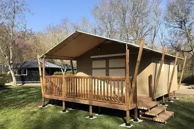 Image de Wood Lodge Standard 25 m2 (2 chambres ) + terrasse couverte 5 personnes