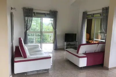 Image de Villa F4 dans un écrin de verdure