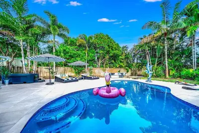 Image de New! Htd Pool/Hot Tub /5 Min To Beach/ Bar!