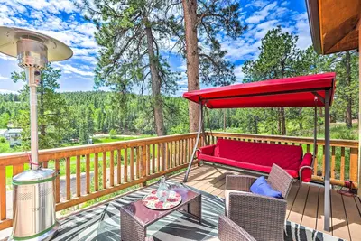 Image de Grand Conifer Retreat w\/ Large Furnished Deck