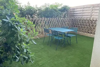 Image de Appartement entièrement rénové et climatisé avec box fermé et extérieur.